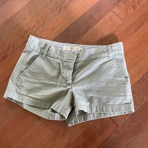 J. Crew 3” chino shorts size 6